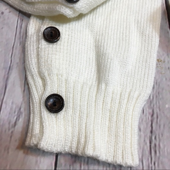 Lace top with button side knit boot sock - Picture 5 of 6